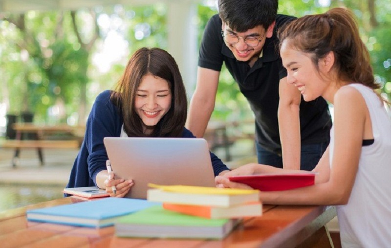 Bao nhiêu tuổi được làm thẻ ngân hàng? Quy định mới nhất 2025